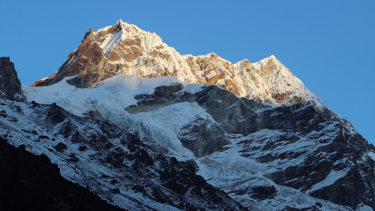 कञ्चनजङ्घालाई नियाल्दा श्रव्यदृश्य निमार्ण सम्पन्न प्रतिवेदन